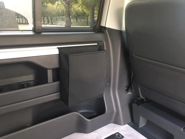 Kapsa závěsná do vnitřní lišty vozů VW California/Multivan