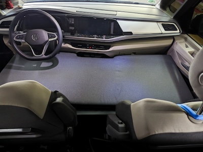 Dětská přistýlka do kabiny řidiče pro Volkswagen Multivan T7