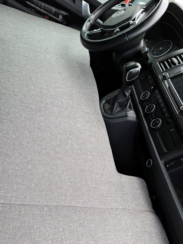 Přistýlka do kabiny řidiče pro VW T4/T5/T6/T6.1