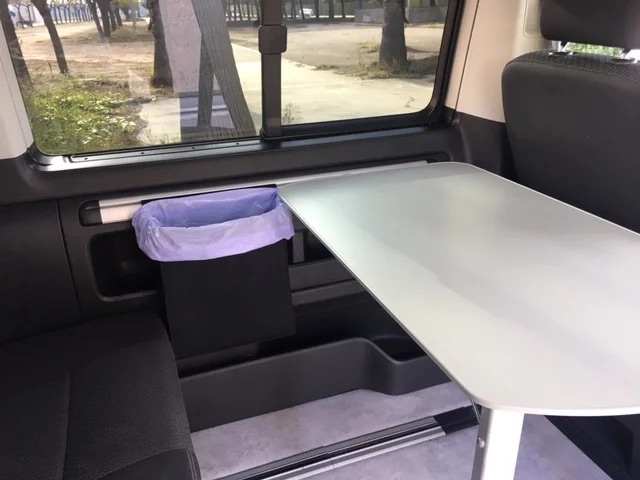 Kapsa závěsná do vnitřní lišty vozů VW California/Multivan