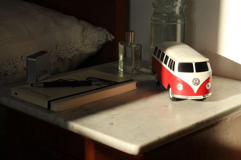 VW T1 Bulli Bus Bluetooth reproduktor 1:20, Mini-USB, 3,5mm AUX vstup