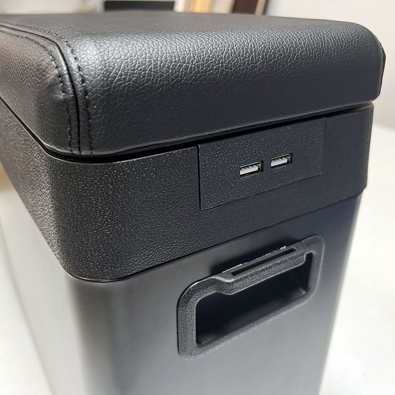 Kompresorová lednice Carbest CabCooler 8l s multifunkční středovou konzolí