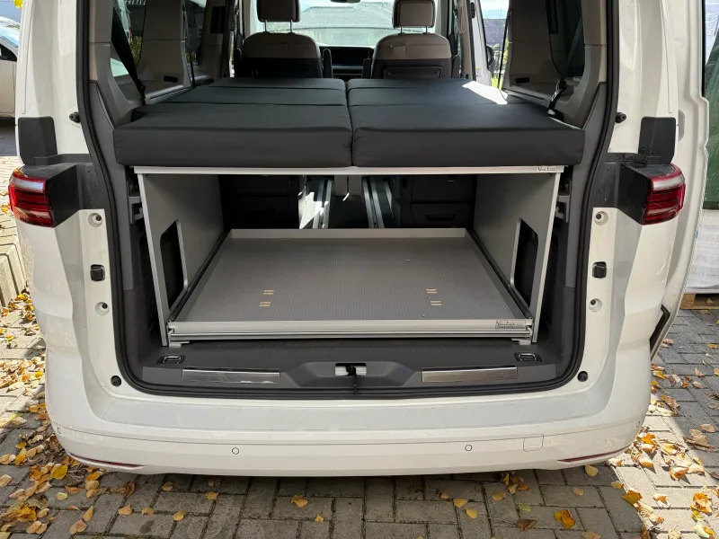 Distanční držák zadních výklopných dveří Volkswagen T7 Multivan/California